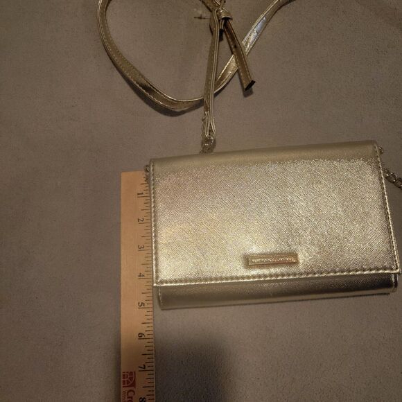 New York Company Crossbody Bag Metallic Gold - Picture 4 of 5